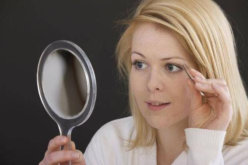 左眉毛有一根特别长是什么意思