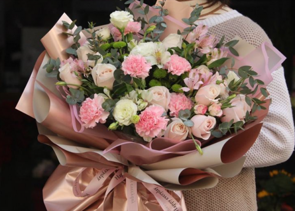 看望病人送什么花最合适