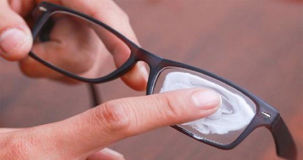 眼镜刮花怎么消除划痕