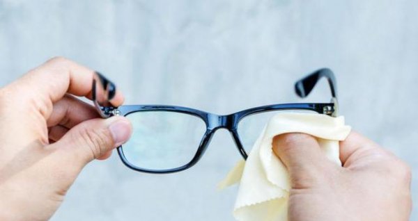 眼镜刮花怎么消除划痕