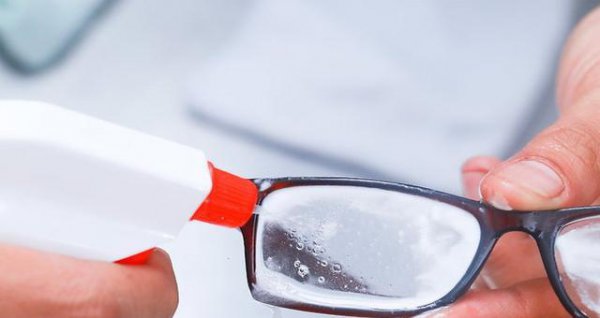 眼镜刮花怎么消除划痕