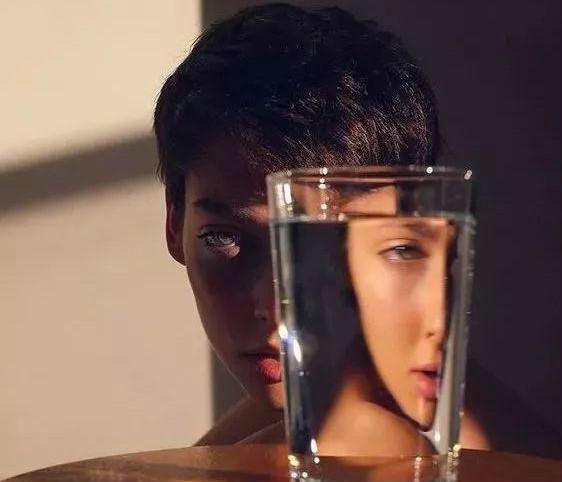 镜子里和现实差距大吗