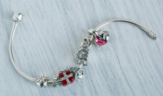 命中缺水的人戴什么首饰好 命中缺水的人戴啥首饰好