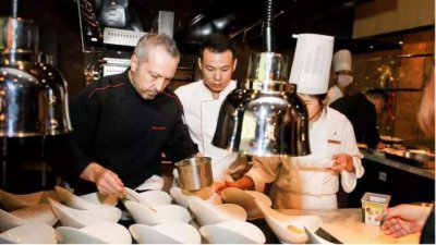 米其林餐厅消费价格表 去米其林餐厅吃饭一餐要多少钱