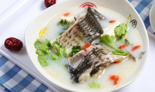 怎么炖鲫鱼汤最有营养 如何炖鲫鱼汤最有营养