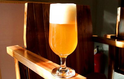 工业啤酒什么意思 怎么区分工业啤酒和精酿啤酒