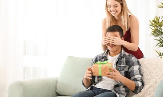 送男友圣诞礼物说什么话 送男友圣诞礼物说哪些话