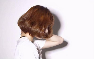 头发打蜡是什么意思 打蜡对头发有什么好处和坏处