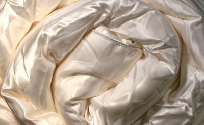 蚕丝被脏了怎么洗效果好 蚕丝被脏了应该怎么洗涤和保养