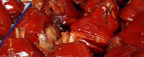 酱猪脚放什么材料好吃