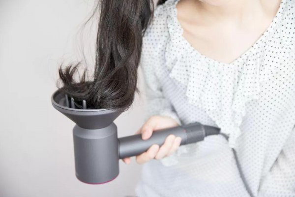 烫发后如何保养和打理才能干净