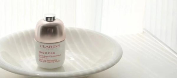 提亮肤色用什么护肤品效果好