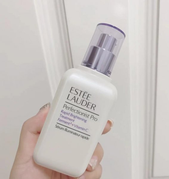 提亮肤色用什么护肤品效果好