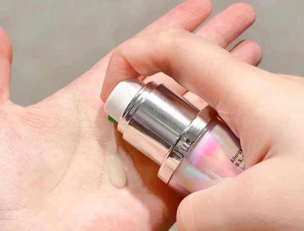 提亮肤色用什么护肤品效果好