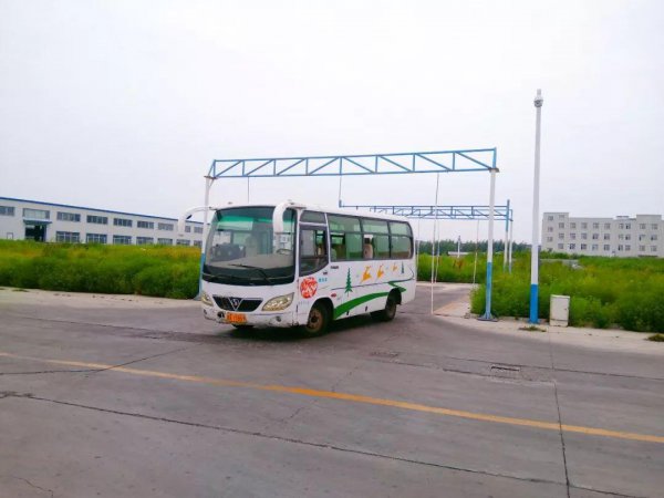 驾驶证副页满一年需要换证吗