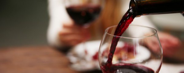 减肥晚上可以喝红酒吗