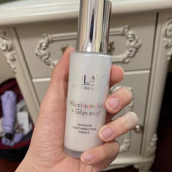 美白精华液哪个牌子好