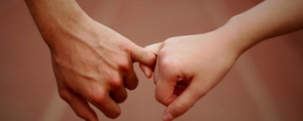 送男朋友水杯上面刻什么字