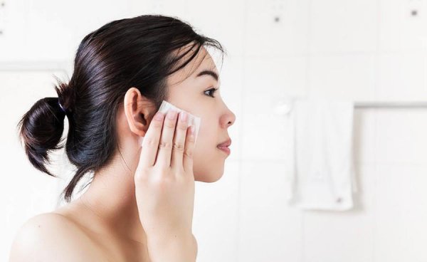 用完卸妆油后还要用洗面奶洗吗