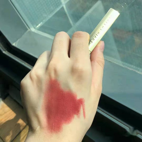 最适合素颜的5种口红色号