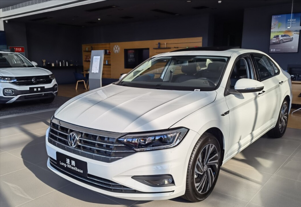 朗逸和速腾是不是一个档次车