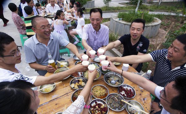 吃席是红事还是白事