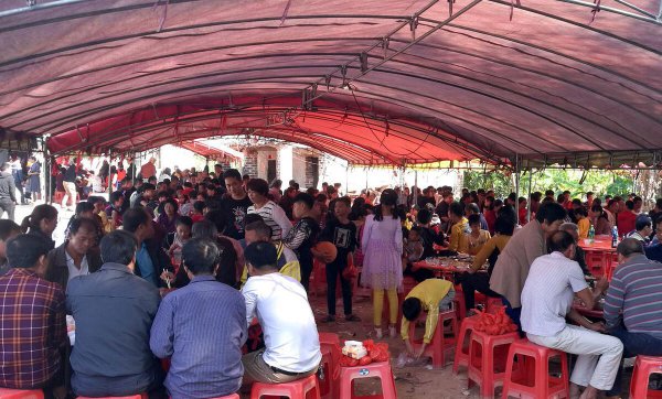 吃席是红事还是白事