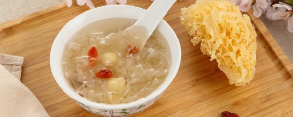 吃银耳的好处与坏处