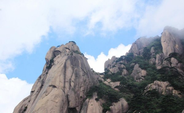 黄山三大主峰分别是