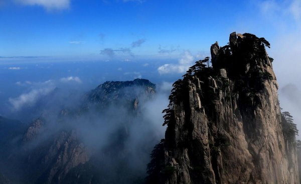 黄山三大主峰分别是