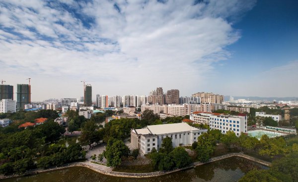 广西大学是211大学吗