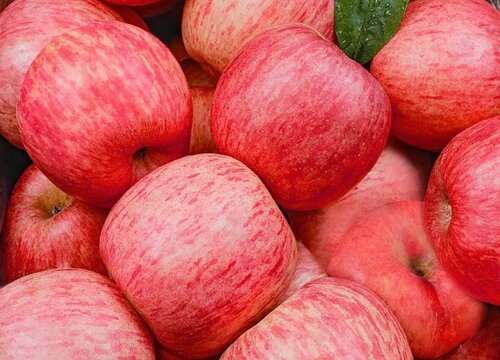 上供是三个苹果还是四个苹果