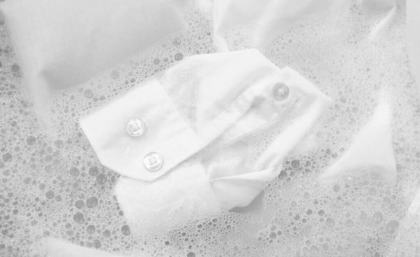 白衣服怎么洗才能白如新