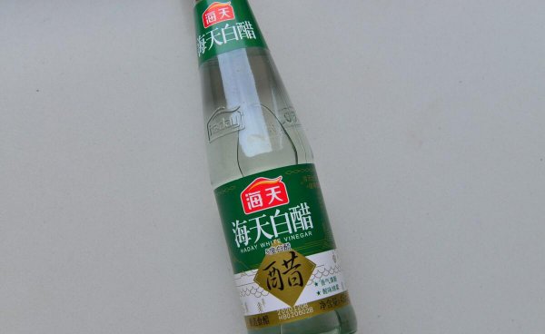 白衣服怎么洗才能白如新