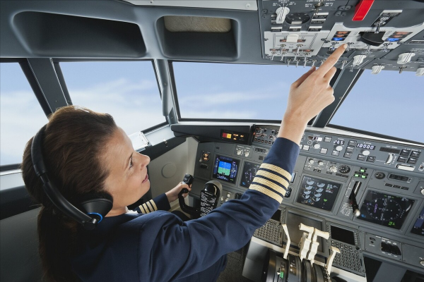 高铁司机一个月多少钱