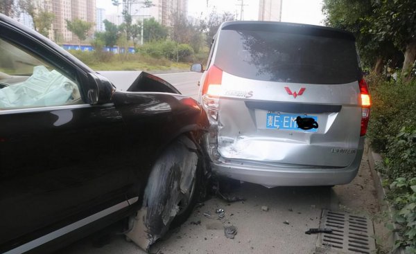 违章停车被刮蹭了责任怎么判