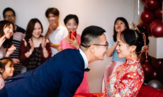 祝福新婚夫妻的祝福语 祝福新婚夫妻的经典祝福语