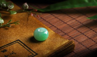 女士佩戴什么玉吊坠好 女士戴那些玉吊坠最好