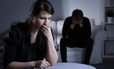 女朋友异地恋坚持不下去怎么办 异地恋如何维持感情