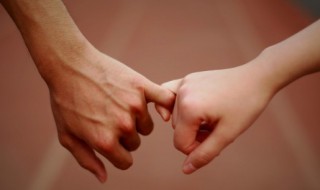 送男朋友水杯上面刻什么字 送男友水杯刻字简短有趣