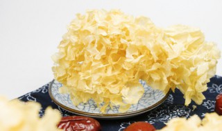 如何鉴别银耳质量好坏 怎么挑选银耳的好坏