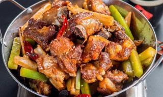 干锅牛排骨的家常做法 在家如何做干锅牛排骨