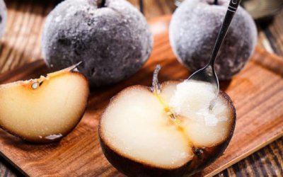 冻梨为什么是黑色的 冻梨这么黑吃了对人体有害吗