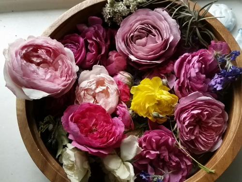 鲜花如何做成干花不变色保持香味