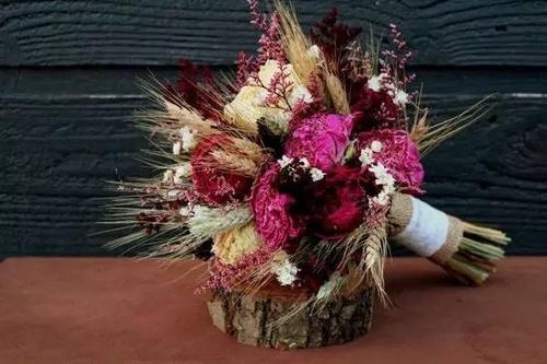 鲜花如何做成干花不变色保持香味