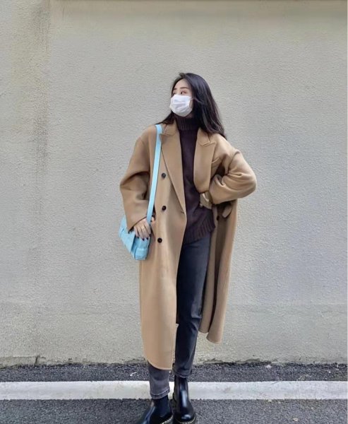 深灰色裤子配什么颜色上衣好看