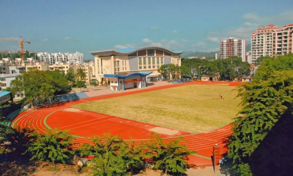 海南十所重点中学