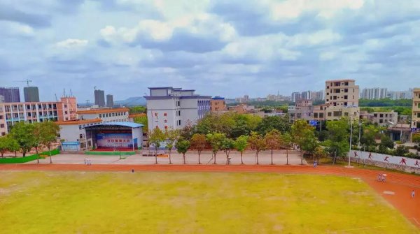 海南十所重点中学