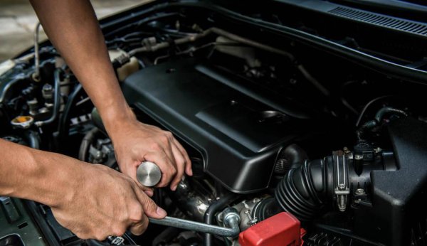 汽车发电机皮带多久更换一个