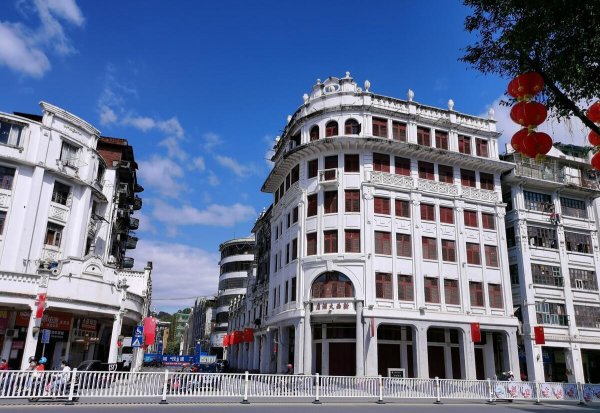 粤语最标准的三个城市